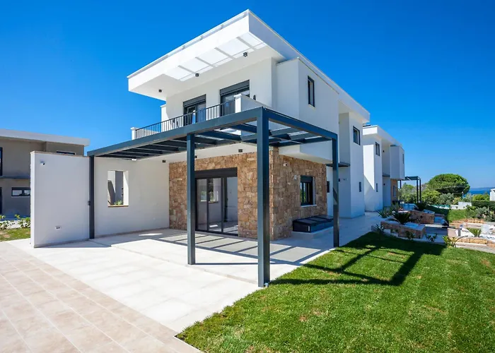 Alfie Luxury Villa With Private Pool