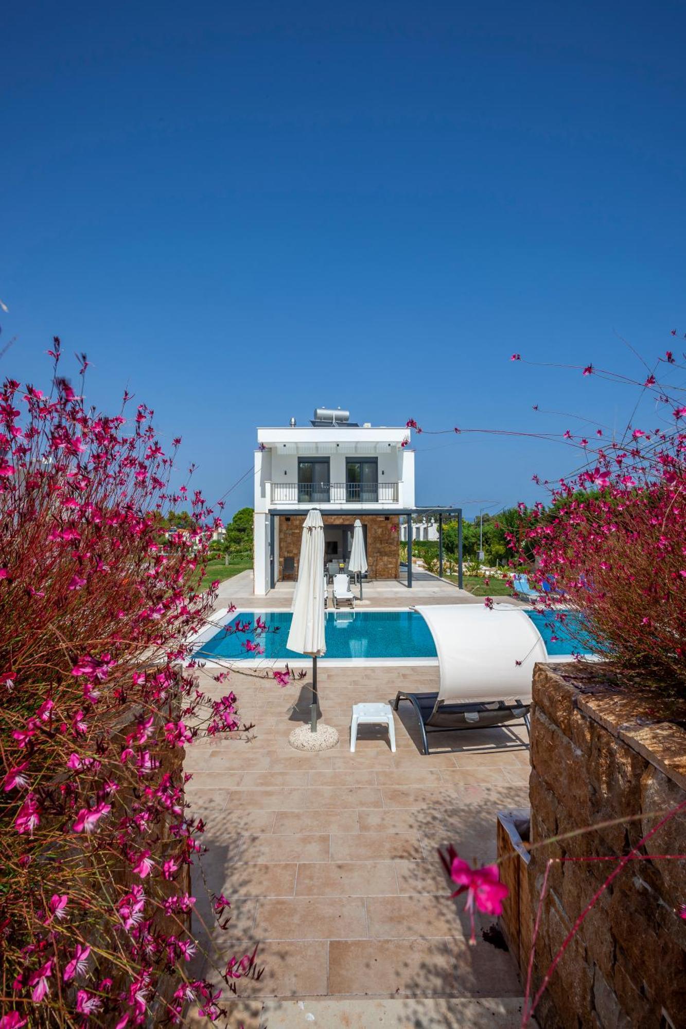 Apartment Alfie Luxury With Private Pool Pefkochori