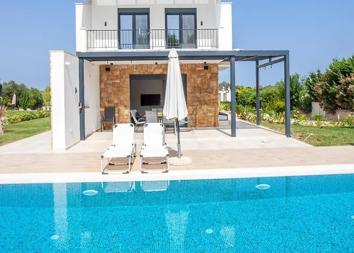 Alfie Luxury Villa With Private Pool